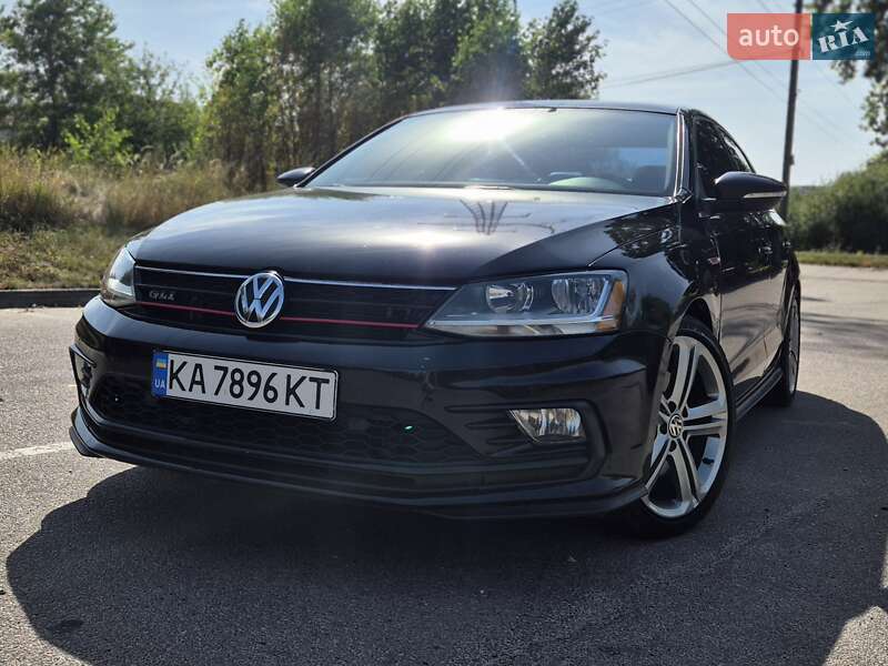 Седан Volkswagen Jetta 2017 в 