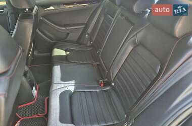 Седан Volkswagen Jetta 2017 в 