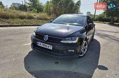 Седан Volkswagen Jetta 2017 в 