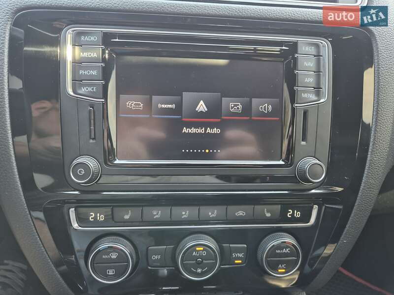 Седан Volkswagen Jetta 2017 в Киеве