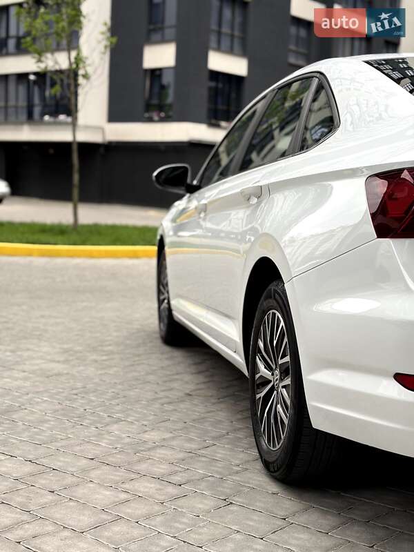 Седан Volkswagen Jetta 2020 в Ивано-Франковске