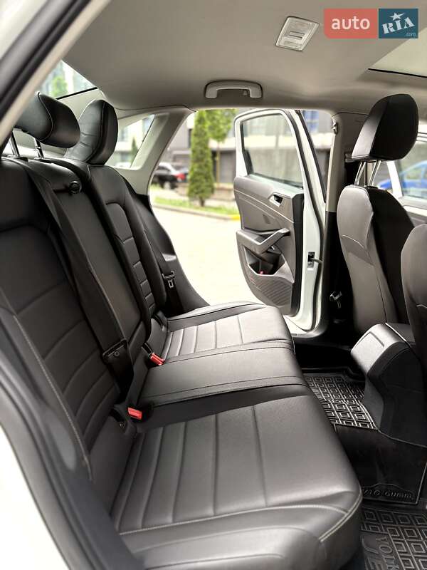 Седан Volkswagen Jetta 2020 в Ивано-Франковске