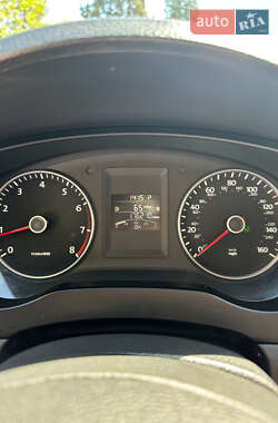 Седан Volkswagen Jetta 2013 в 