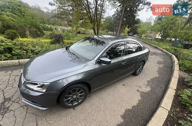 Седан Volkswagen Jetta 2015 в 