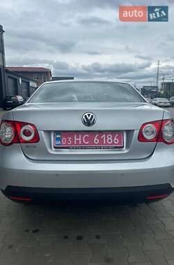 Седан Volkswagen Jetta 2009 в 