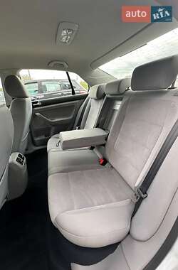 Седан Volkswagen Jetta 2009 в 