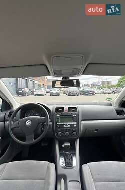 Седан Volkswagen Jetta 2009 в 