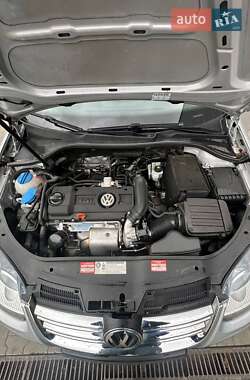 Седан Volkswagen Jetta 2009 в 