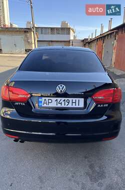 Седан Volkswagen Jetta 2013 в 