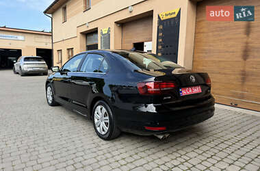 Седан Volkswagen Jetta 2017 в 