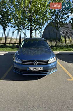 Седан Volkswagen Jetta 2015 в 