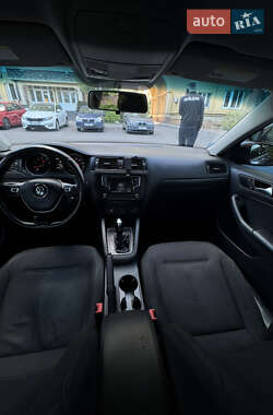 Седан Volkswagen Jetta 2015 в 