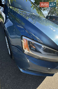 Седан Volkswagen Jetta 2015 в 