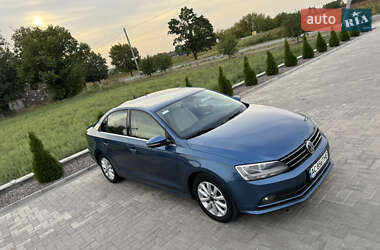 Седан Volkswagen Jetta 2016 в 