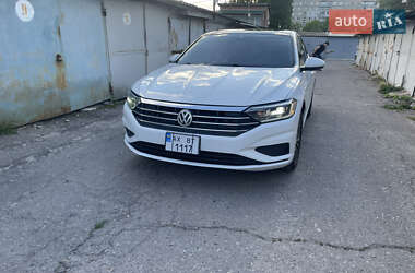 Седан Volkswagen Jetta 2018 в 