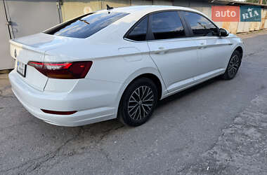 Седан Volkswagen Jetta 2018 в 