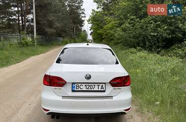 Седан Volkswagen Jetta 2014 в 