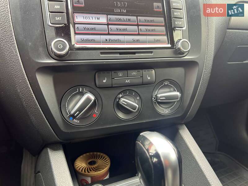 Седан Volkswagen Jetta 2014 в Києві