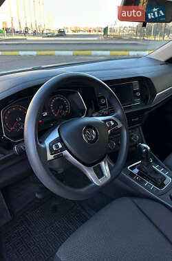Седан Volkswagen Jetta 2018 в 