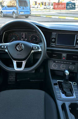 Седан Volkswagen Jetta 2018 в 