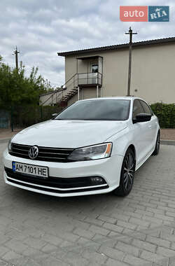 Седан Volkswagen Jetta 2015 в Житомирі