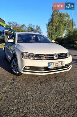 Седан Volkswagen Jetta 2014 в 
