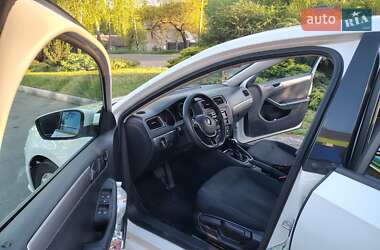 Седан Volkswagen Jetta 2014 в 