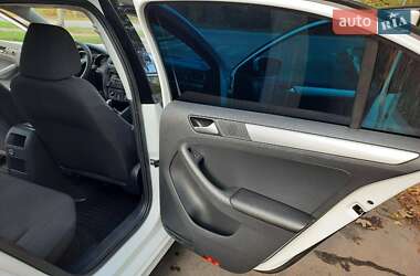 Седан Volkswagen Jetta 2014 в 
