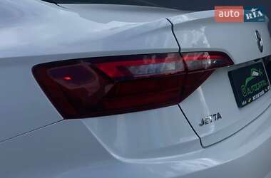 Седан Volkswagen Jetta 2021 в 