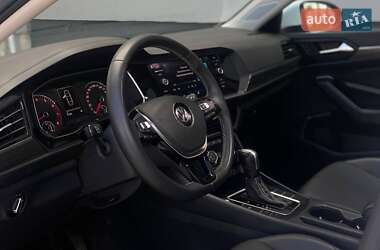 Седан Volkswagen Jetta 2021 в 