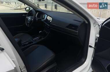 Седан Volkswagen Jetta 2021 в 