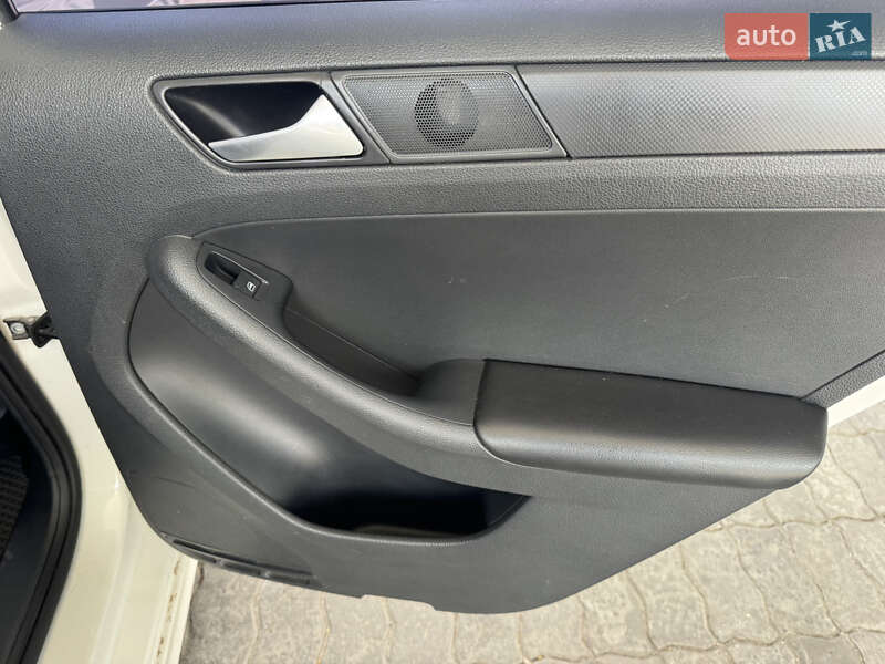 Седан Volkswagen Jetta 2013 в Одессе фото 11 Седан Volkswagen Jetta 2013 в Одессе