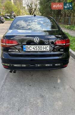 Седан Volkswagen Jetta 2017 в 