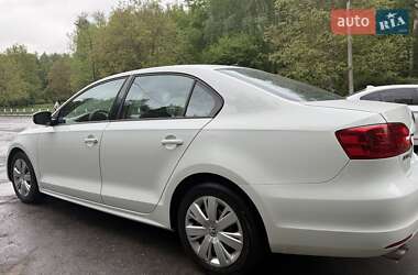 Седан Volkswagen Jetta 2014 в 