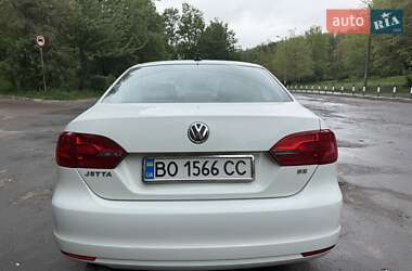 Седан Volkswagen Jetta 2014 в 