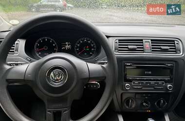 Седан Volkswagen Jetta 2014 в 