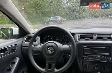 Седан Volkswagen Jetta 2014 в 