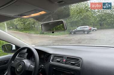 Седан Volkswagen Jetta 2014 в 