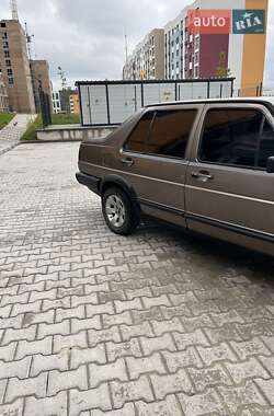Седан Volkswagen Jetta 1988 в Ровно