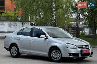 Седан Volkswagen Jetta 2009 в 