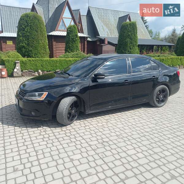 Седан Volkswagen Jetta 2012 в Борщеві