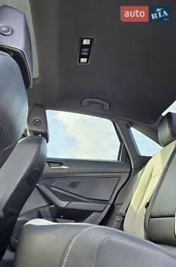 Седан Volkswagen Jetta 2018 в 