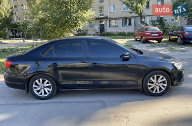 Седан Volkswagen Jetta 2012 в 
