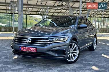 Седан Volkswagen Jetta 2018 в Львові