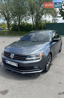 Седан Volkswagen Jetta 2015 в Львові