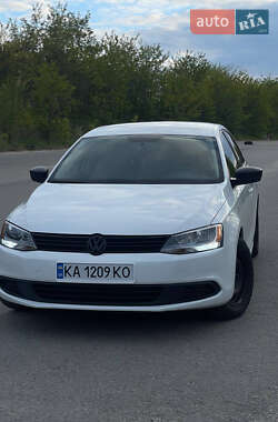 Седан Volkswagen Jetta 2014 в Киеве
