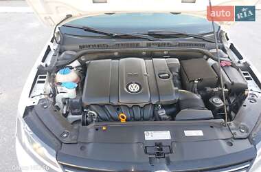 Седан Volkswagen Jetta 2012 в 