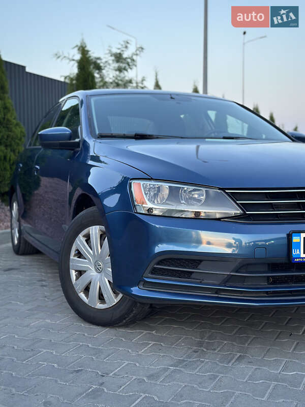 Седан Volkswagen Jetta 2015 в Тернополі