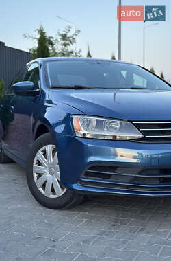 Седан Volkswagen Jetta 2015 в 