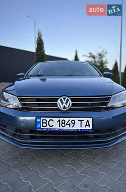 Седан Volkswagen Jetta 2015 в 